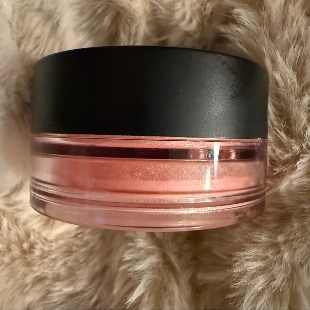 LAST WEEK! 5 for $25!bareMinerals Loose Mineral Powder Blush in Vintage Peach.